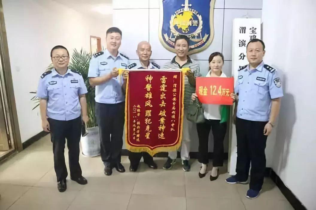 澳门最准的一码一码100准,澳门最准的一码一码，揭秘澳门彩票背后的秘密与真实准确性